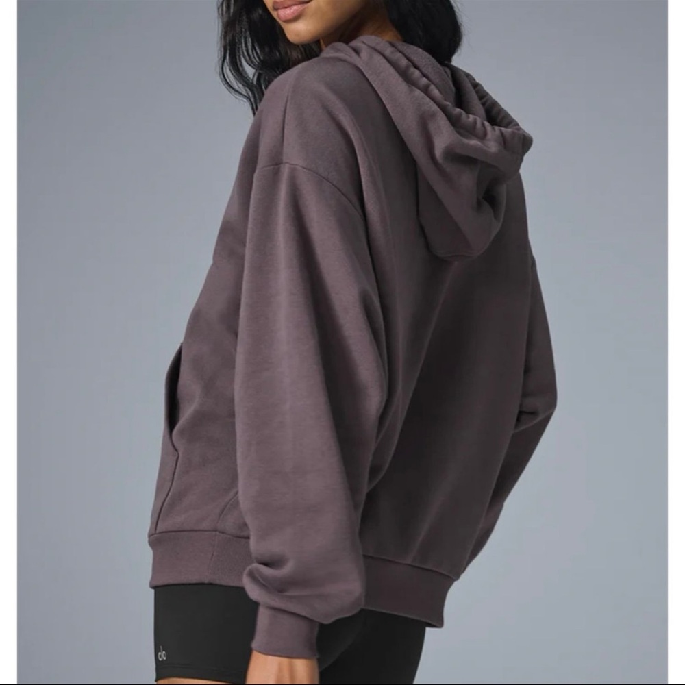 ALO YOGA | ✨NEW✨ Accolade Hoodie in Raisinette - Picture 3 of 6